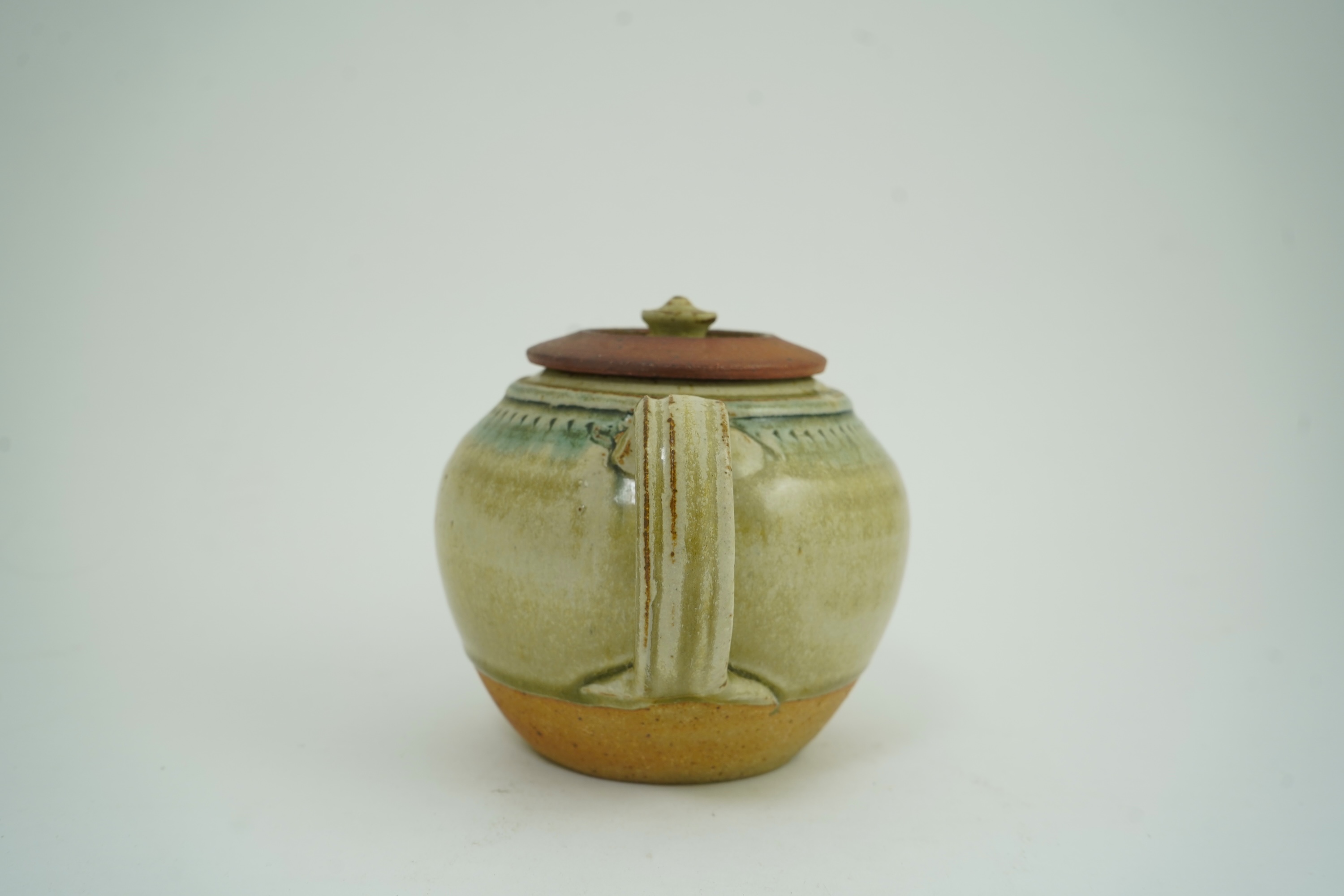 Richard Batterham (1936-2021): A stoneware 'Melon' teapot and cover